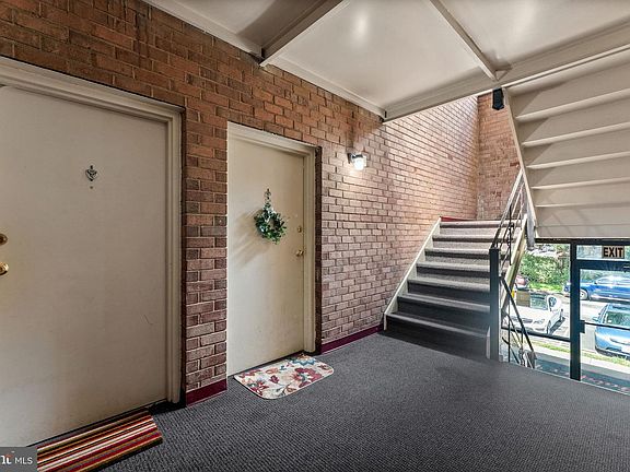 3rd image of 10725 W West Dr #203
