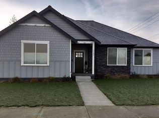 1702 Aaron Dr, Lynden, WA 98264