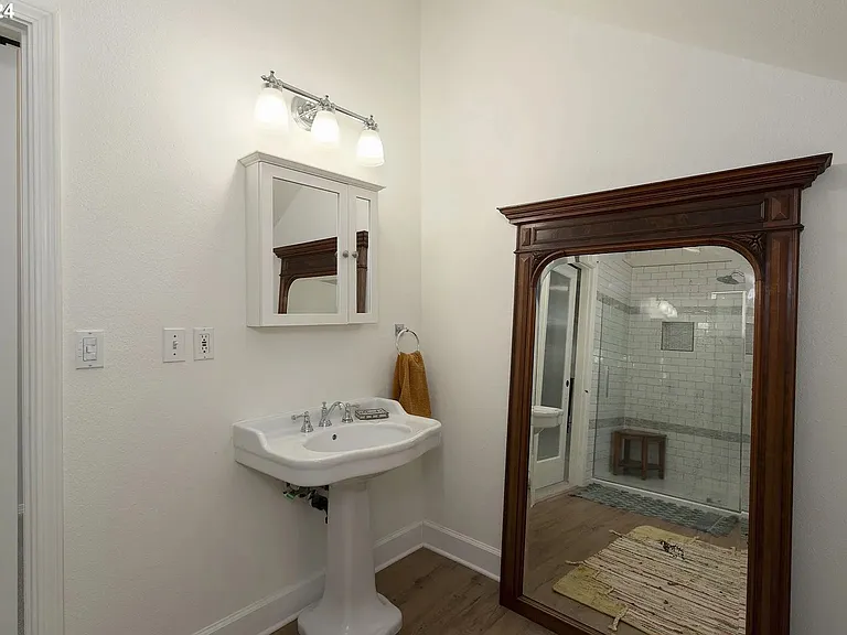 125 W 37th St — Photo 10