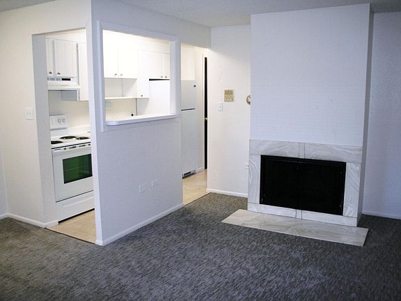 3rd image of 840 N Washington St APT 313