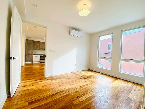 5th image of 595 New York Ave #2