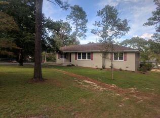 565 E Delaware Ave, Southern Pines, NC 28387
