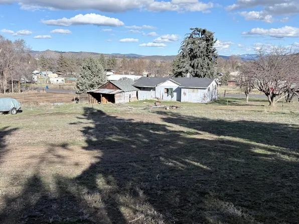 625 SW Crestview Ln, Prineville, OR 97754