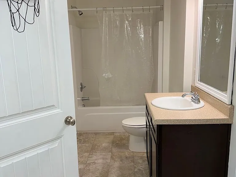 2428 Orchard Dr — Photo 32