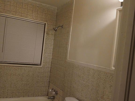 3rd image of 318 Cameron St
