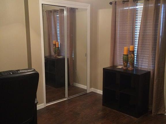 4th image of 1033 Fairlawn Dr