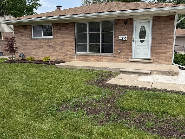 11809 McKinley Dr — Photo 1