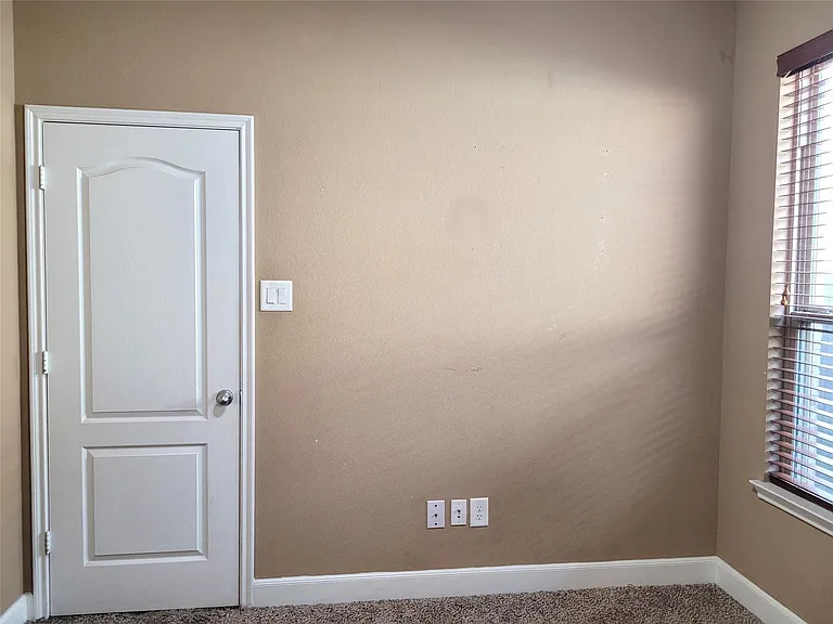 24015 Buffalo Cove Ln — Photo 20