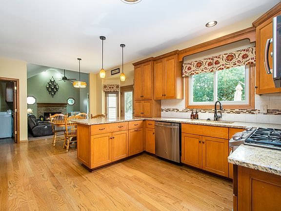 5th image of 13353 Mary Lee Ct