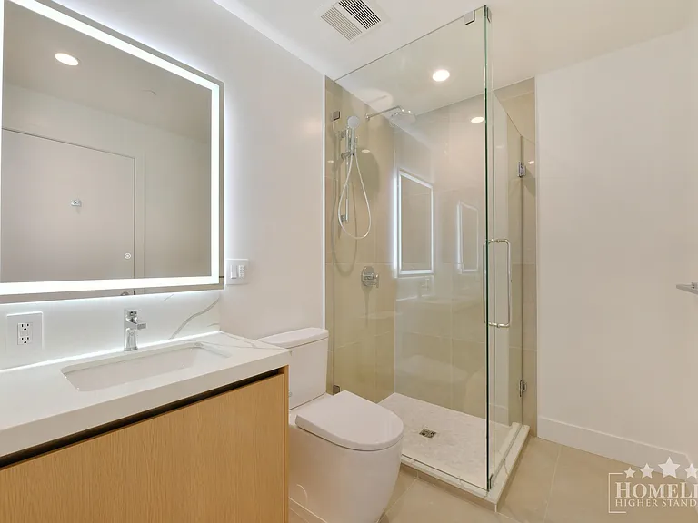1475 Foster St #1105 — Photo 15