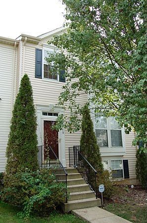 TOWNHOME WITH 3 LEVEL BUMP OUT