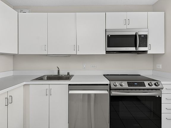 5th image of 405 N Wabash Ave Unit 1801