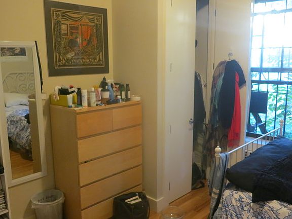 5th image of 320 Harman St APT 3L