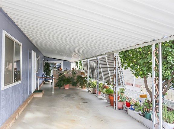 3rd image of 856 Santo Tomas Dr