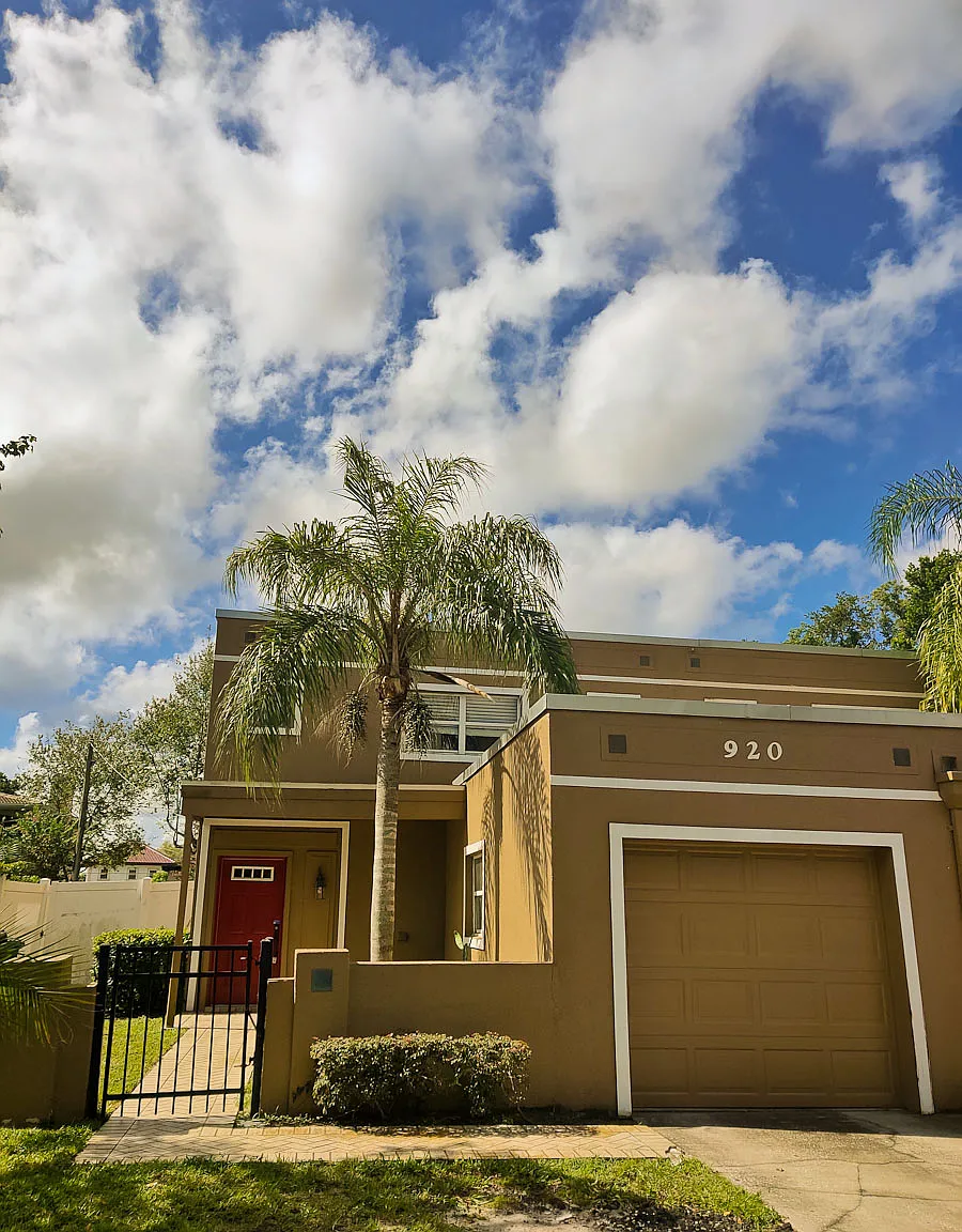 2 bed, 2.5 bath, 1243 sqft, $2,400 — Photo 1