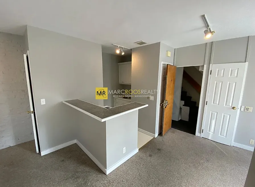 Studio, 1.0 bath, 650 sqft, $2,400 — Photo 2