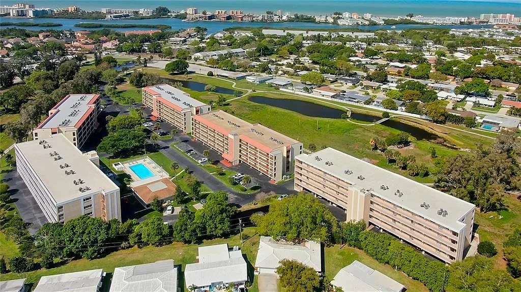 2 bed, 2.0 bath, 1200 sqft, $2,250 — Photo 2