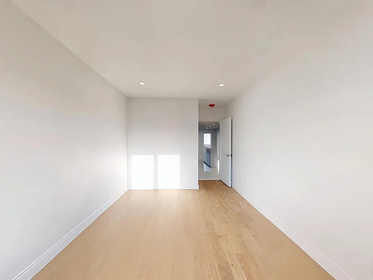 2346 E 2nd St #2 — Photo 7