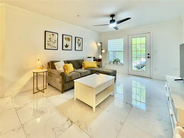 18111 Bridle Bit Ln — Photo 2