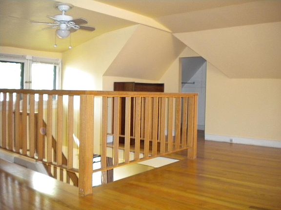 5th image of 522 N Division St APT 4
