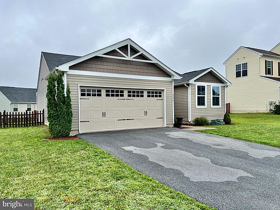 4th image of 250 Aldershot Dr