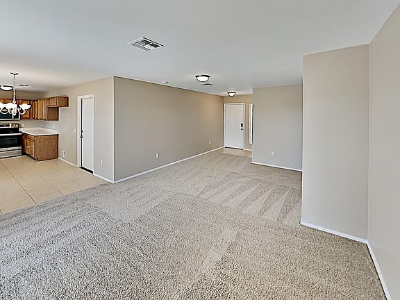 5th image of 805 W Shannons Way