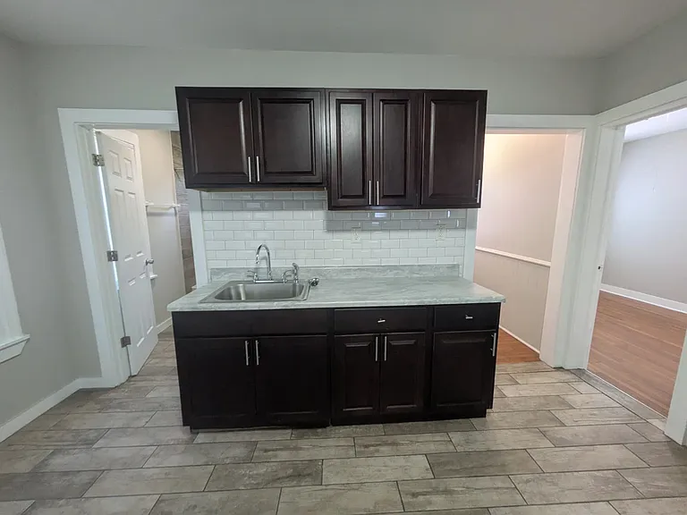 198 Wolcott St #2B — Photo 8