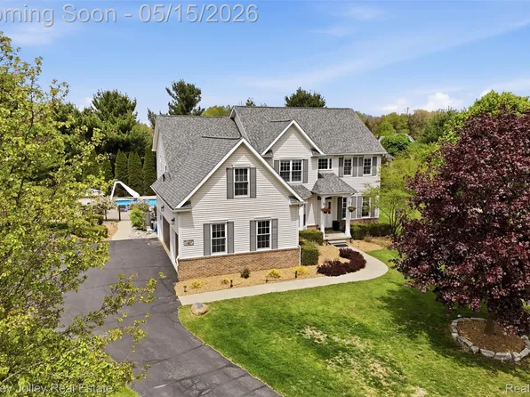 8705 Clarion Ct, Brighton, MI 48116