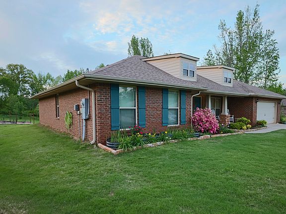 4th image of 122 Lazy Oak Dr