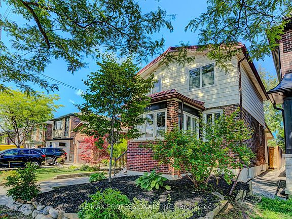 3rd image of 39 Rosemeade Ave