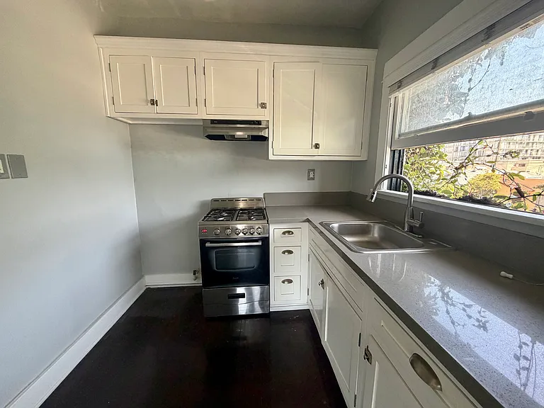 445 E 3rd St #201 — Photo 6