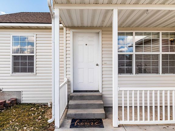 2nd image of 658 Parkwood Dr