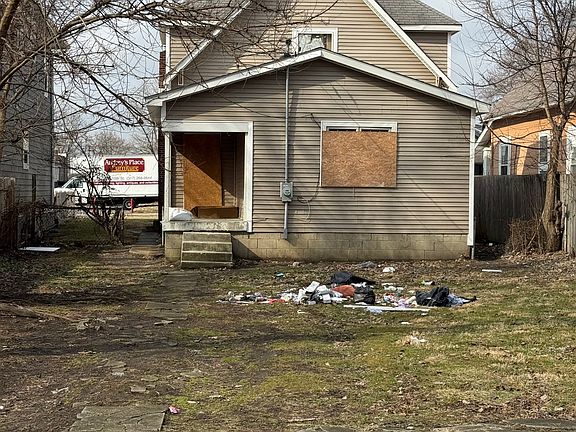 2nd image of 1017 N Lasalle St