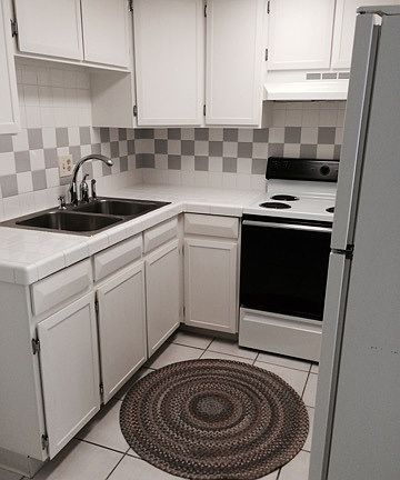3rd image of 701 N Pearl St APT 207