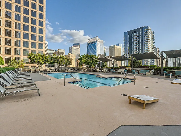 333 W Trade St #708 — Photo 31