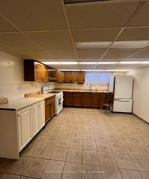 79 Sun Row Dr — Photo 1
