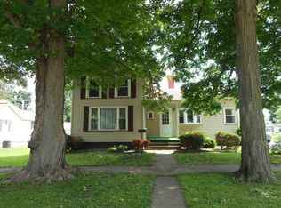 215 NW 1st Ave, Galva, IL 61434