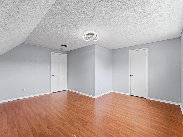 11914 Meadowtrail Ln — Photo 17