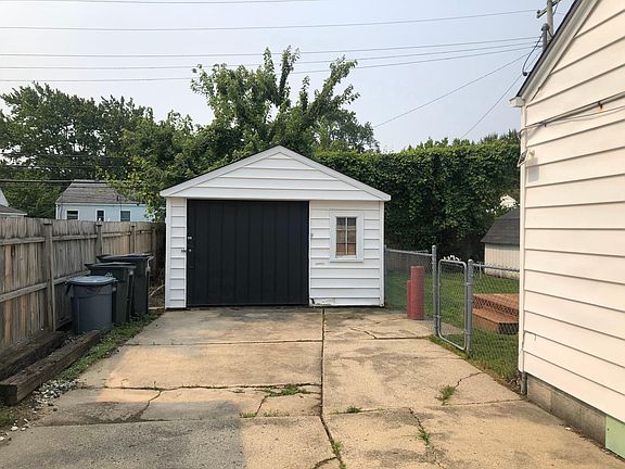 5th image of 21726 Gaukler St