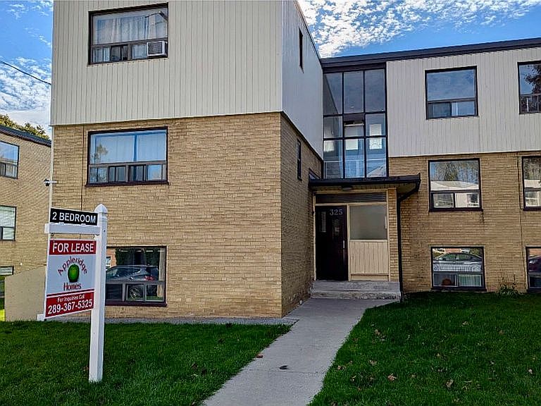 1st image of 325 Saguenay Ave