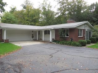 3125 Beechcrest Dr, Hudsonville, MI 49426