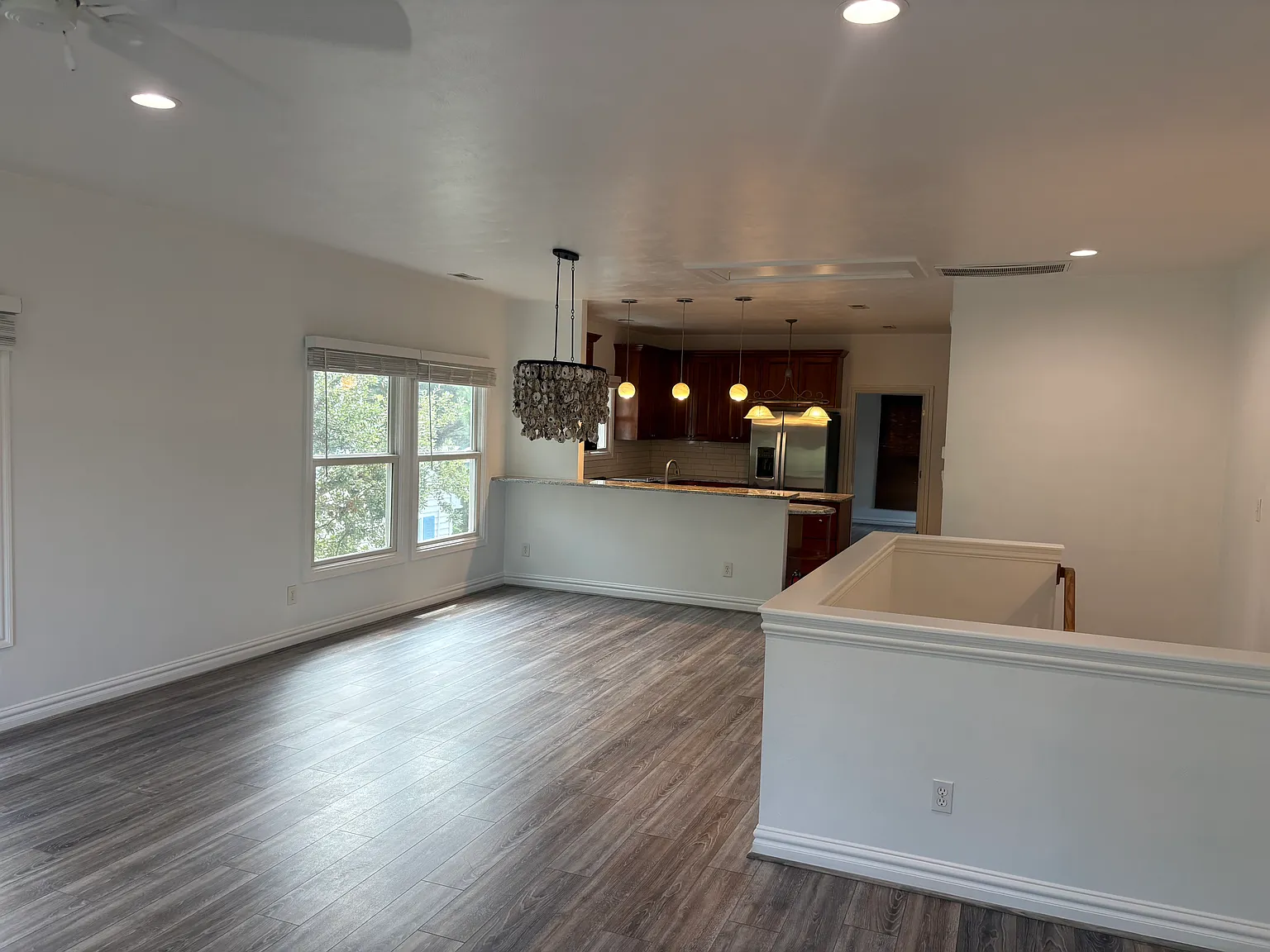 3 bed, 3.5 bath, 2600 sqft, $4,000 — Photo 3