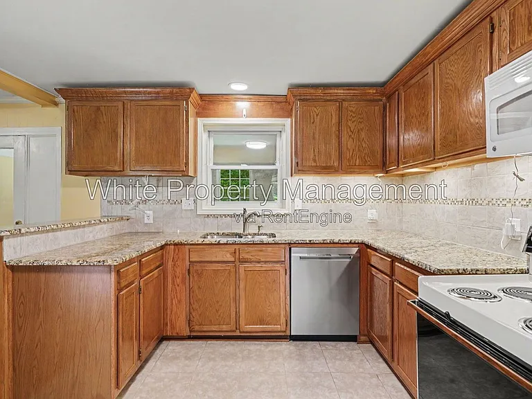 7017 Linda Lake Dr — Photo 6