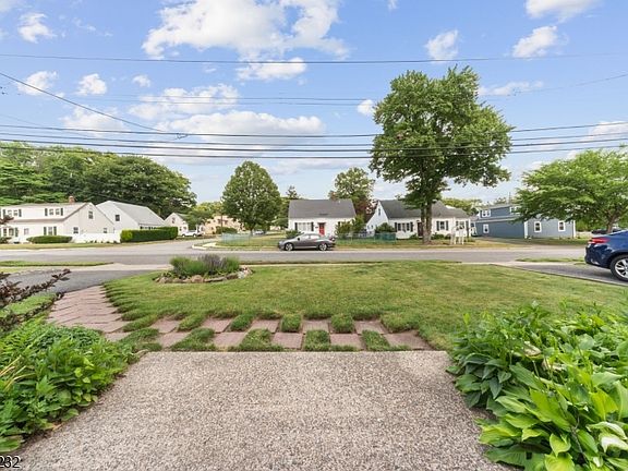 2nd image of 72 Robertson Ave