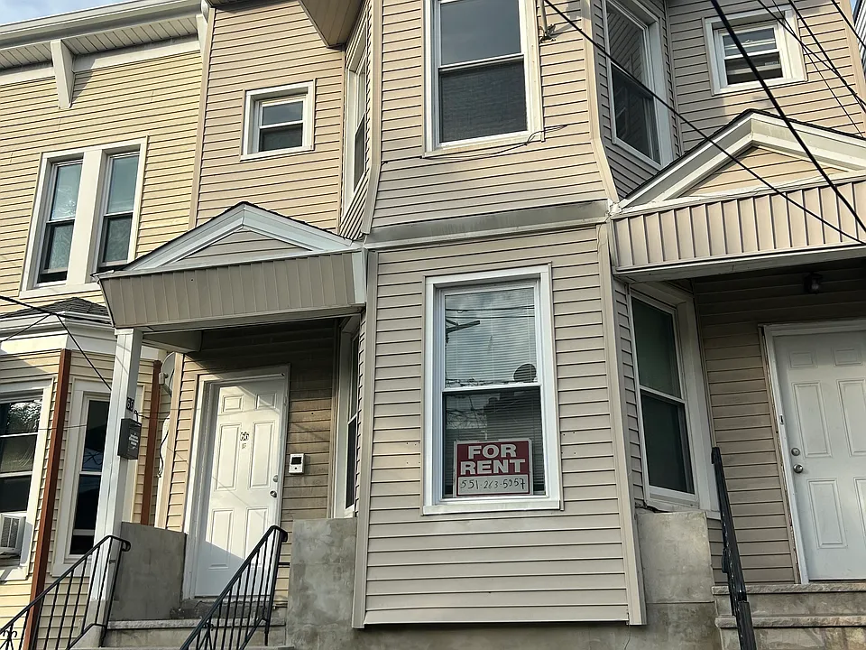 66 Clendenny Ave #2