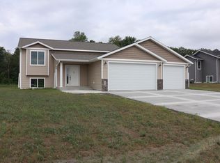 1042 Village Ln, Detroit Lakes, MN 56501