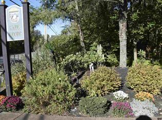 26 Washington Ln, Halfmoon, NY 12065