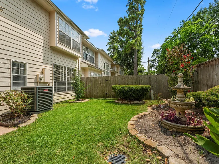 6830 Jasmine Place St — Photo 38