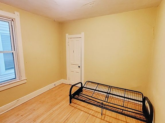 4th image of 2849 N Pierce St #A