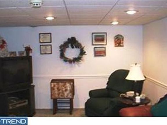 5th image of 910 Shadeland Ave